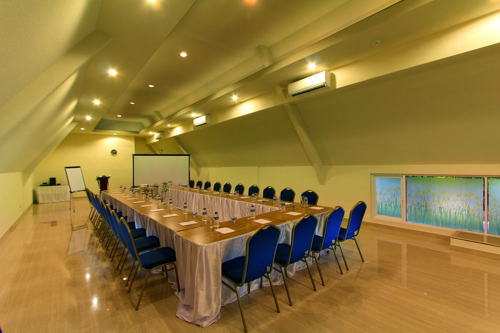 Rhadana Hotel Kuta Lombok Zewnętrze zdjęcie